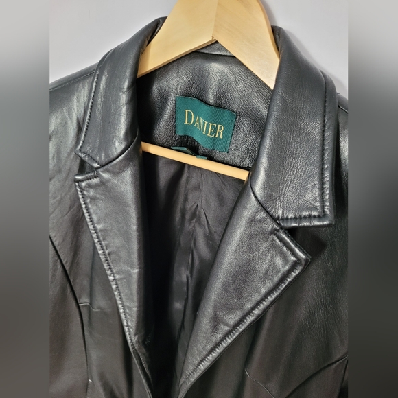 Vintage Danier Butter Leather Blazer sz 12 - Picture 2 of 9